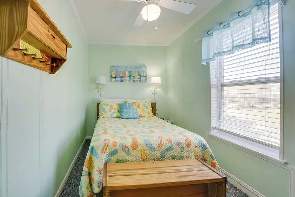 Sunny Condo - Private Ocean Isle Beach Access!