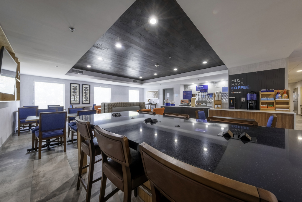 Holiday Inn Express Hotel & Suites Petersburg/Dinwiddie by IHG