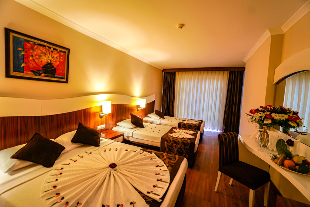 Throne Beach Resort & Spa - Ultra All Inclusive