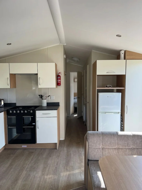 Caravan - Sleeps 6 & Parking