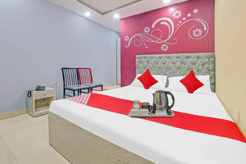OYO Flagship 70015 Clouds Inn