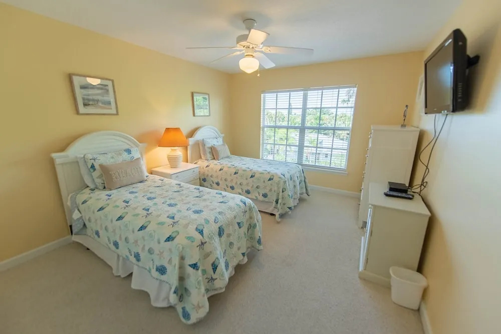 Quiet Palms Apartment 3