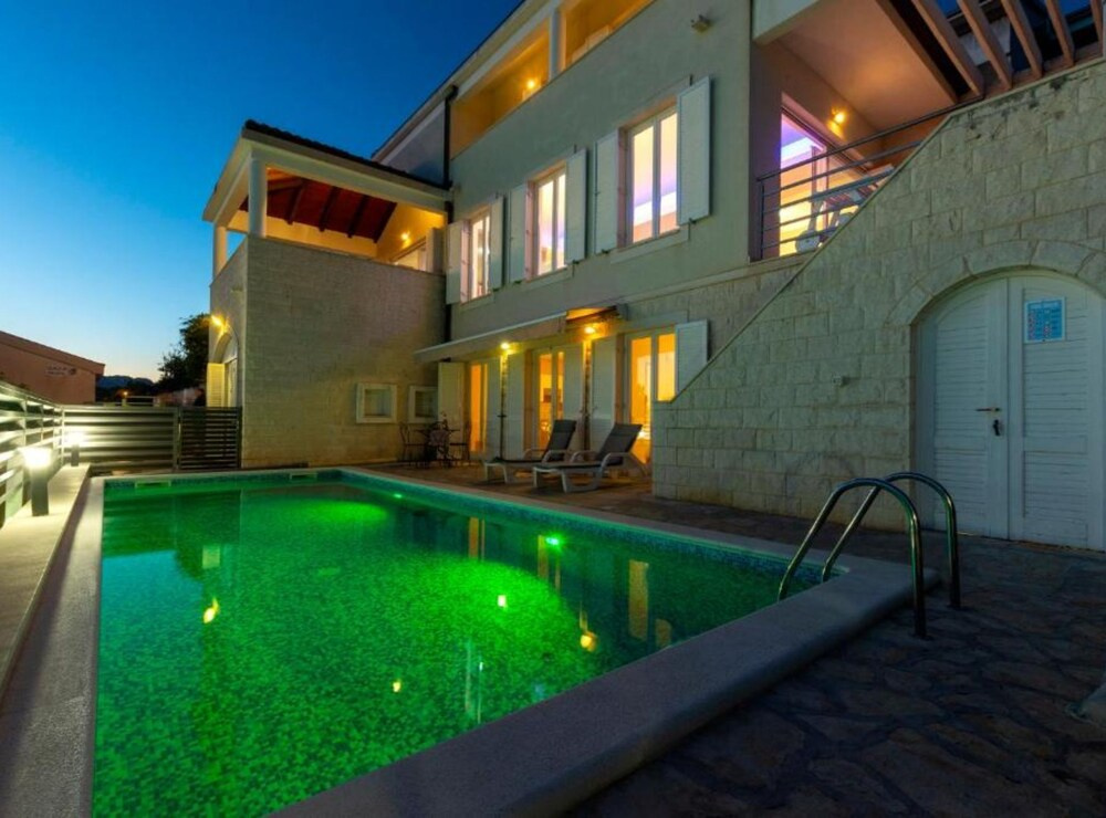 Spacious Villa Radevenjić with Outdoor Pool
