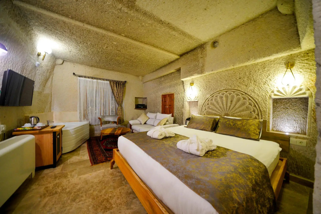 Cave Hotel Saksagan