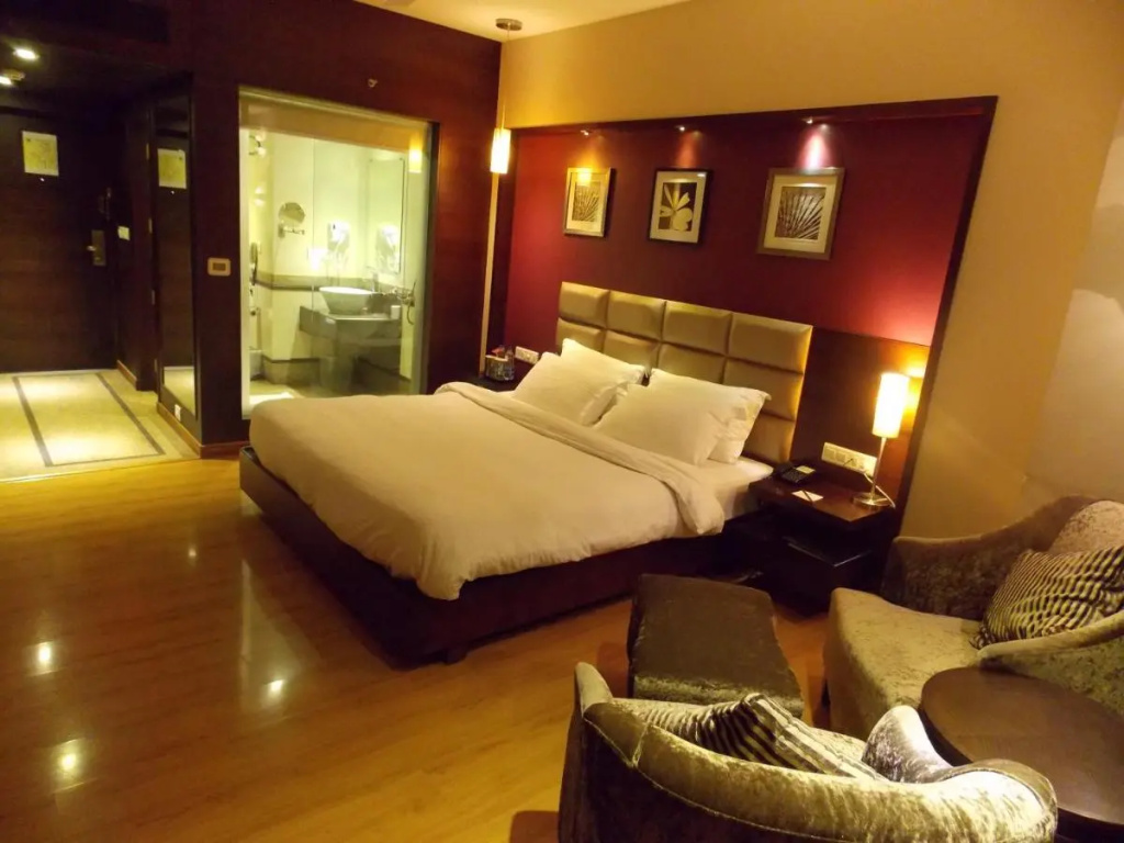 Lords Plaza, Surat