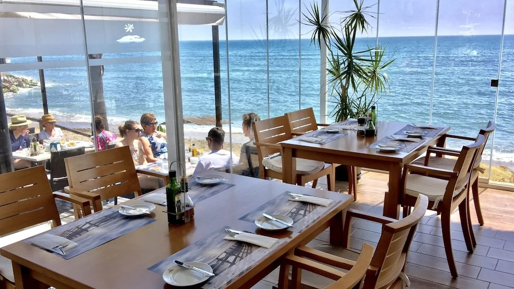 Mi Capricho Luxury Apartament by the Sea
