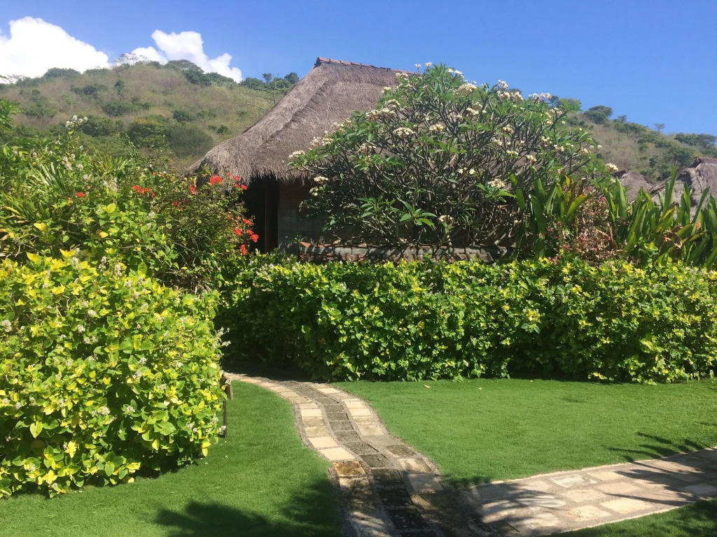 Sunia Loka Bungalows & Dive Center