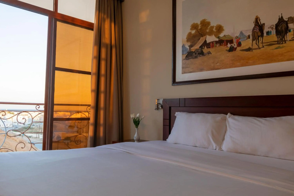 Al Ayjah Plaza Hotel