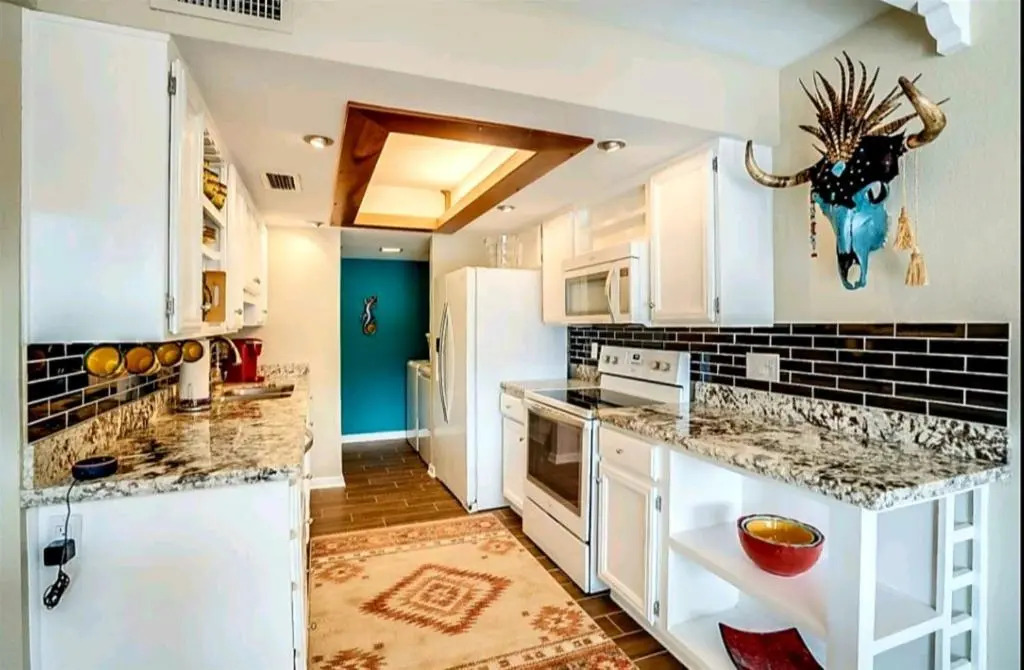 Tranquil oasis near Old Town, hot tub, mountain views