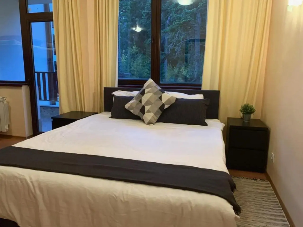 Flora Ski-slope Studio Apartment