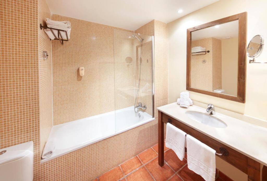PortAventura Hotel El Paso - Includes unlimited access to PortAventura Park & 1 access to Ferrari Land