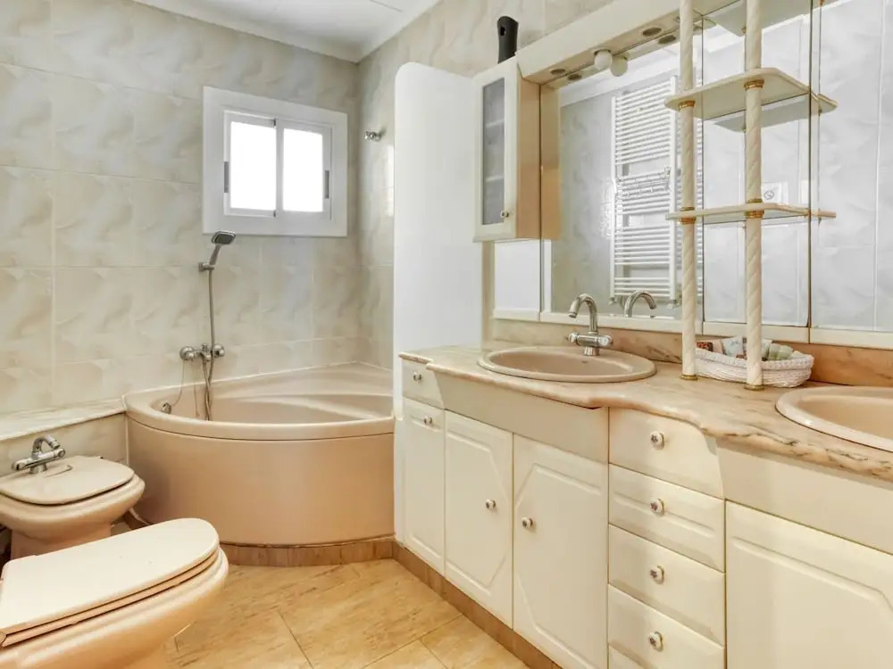 Villa Near Beach & Wineries