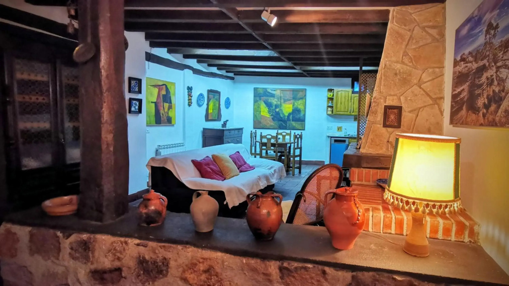 Casa independiente y completa con una habitación "Venta de Cidones"