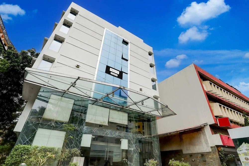 Stylish & Modern Stays at Palette River Front