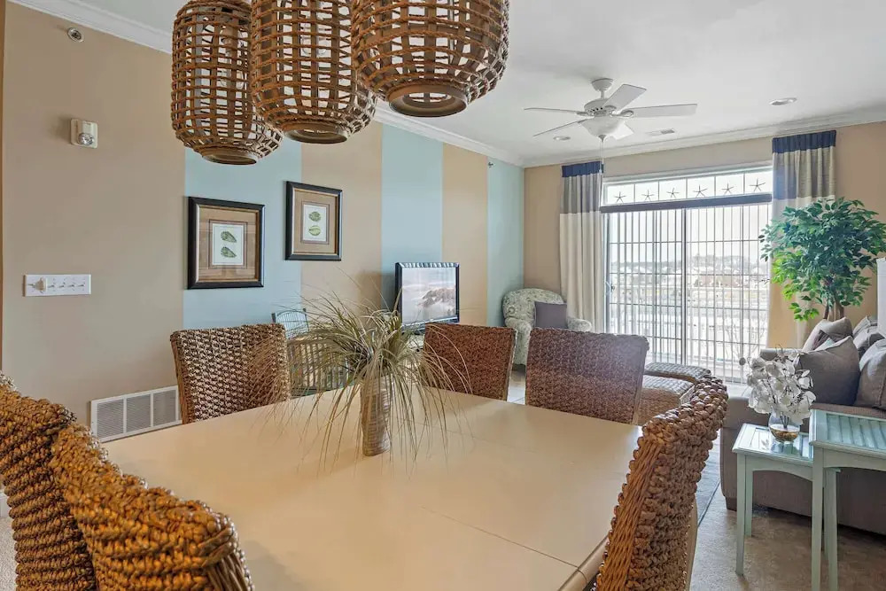 Grande at Canal Retreat Great Area in Rehoboth!