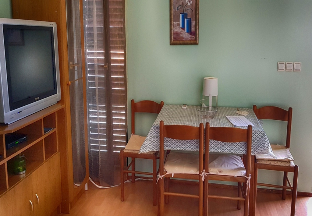Holiday house Mare - 50 m from beach: Mandre, Island Pag