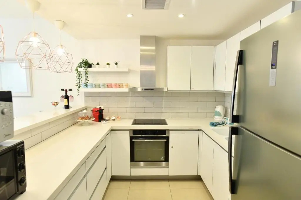 Luxury 4 br/3 bath, city center