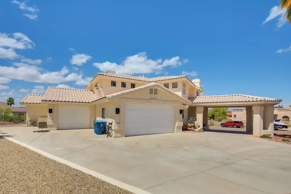 3 Mi to Lake Havasu: Luxe Home w/ Pool & Spa!