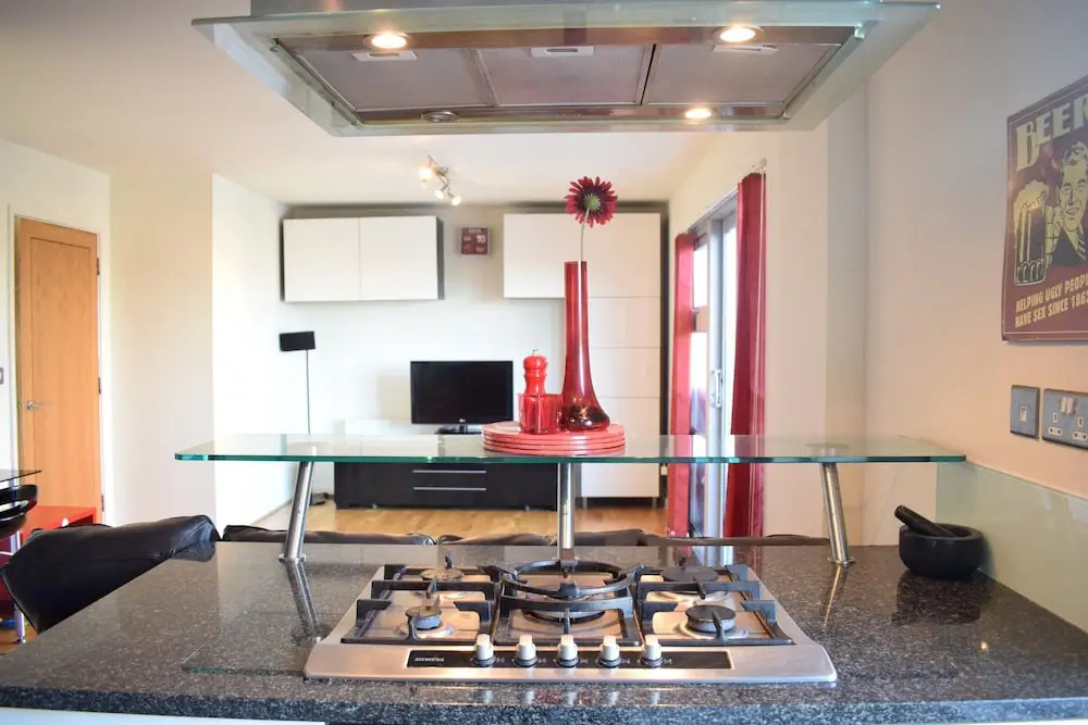 2 Bedroom Flat in North East London Sleeps 6
