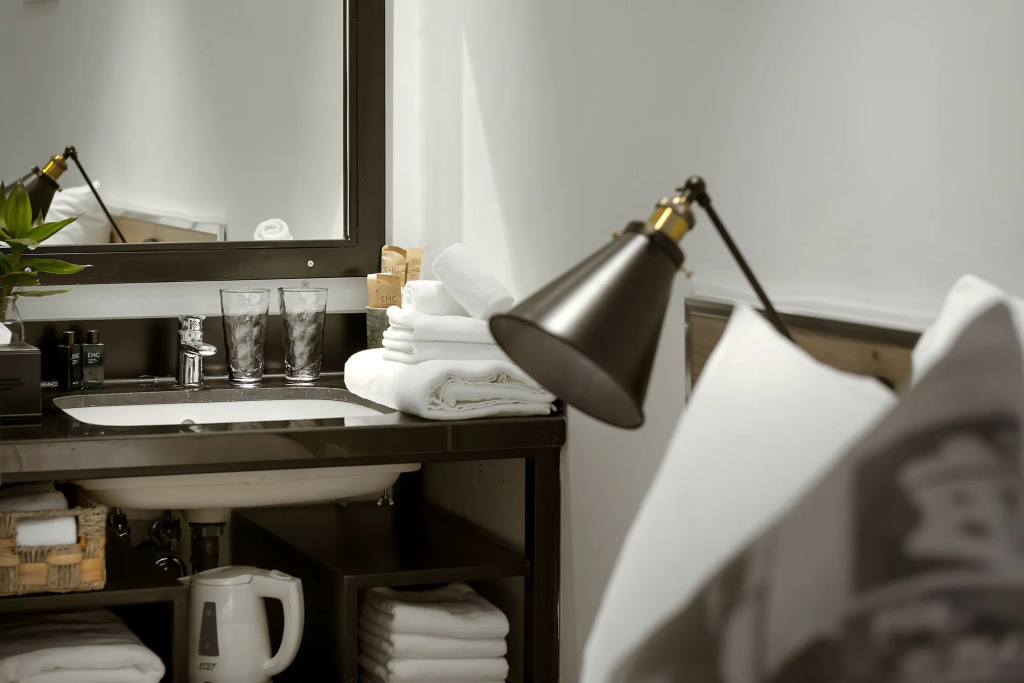 C Central Hotel- Đề Thám Bùi Viện Walking Street