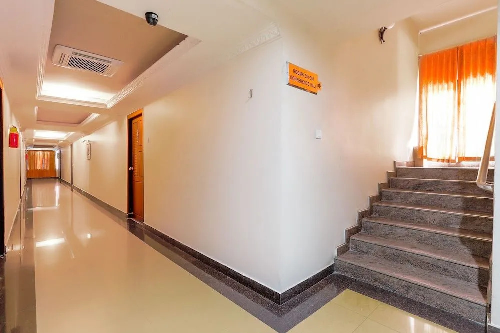 Capital O 47550 Grand Swagath