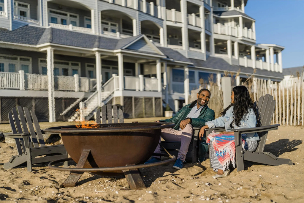 Madison Beach Hotel, Curio Collection by Hilton