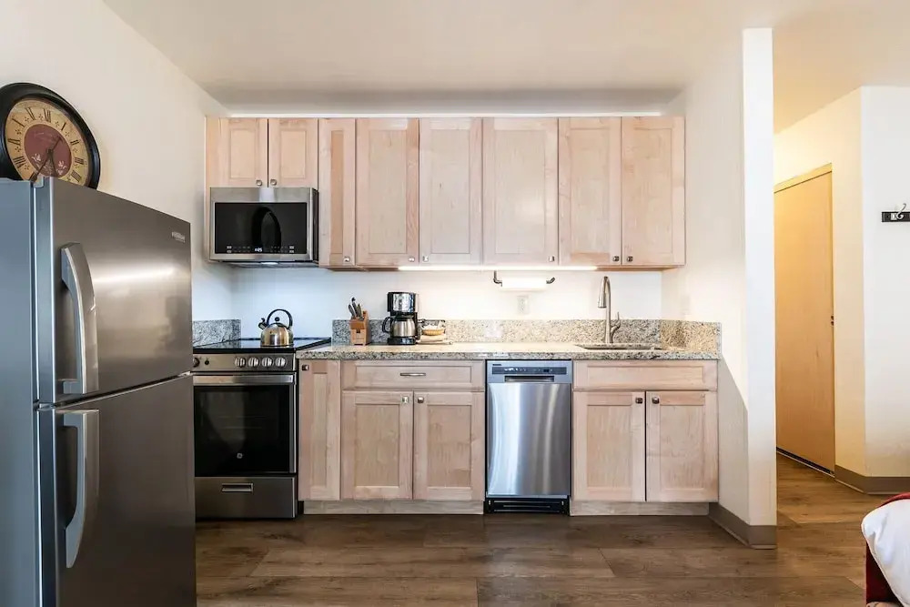 213 Bldg B 1 Bedroom Condo