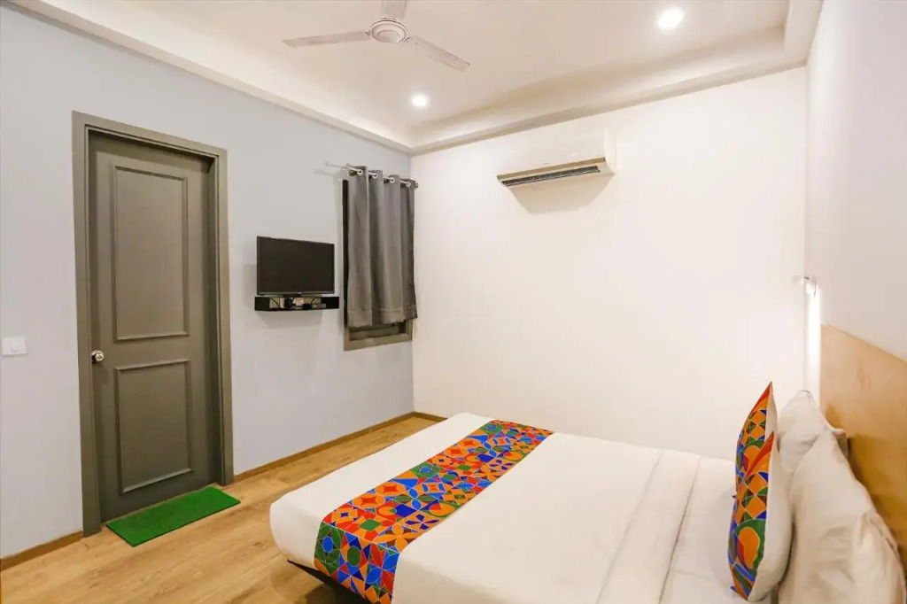 FabHotel Roseman