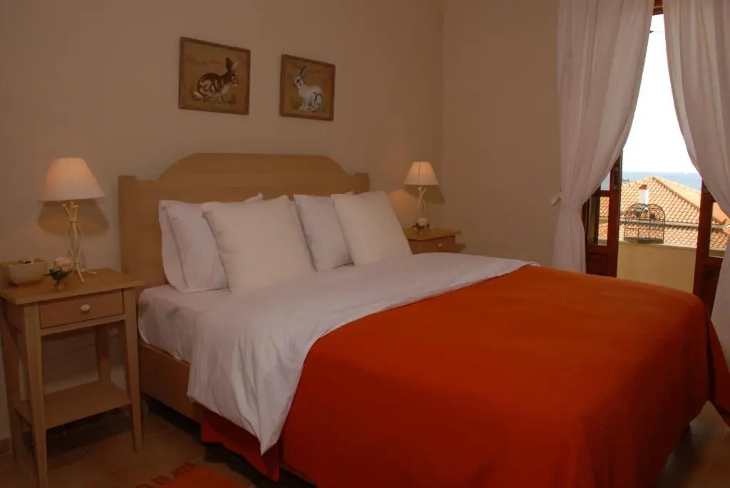 Amboula Beach Apartments