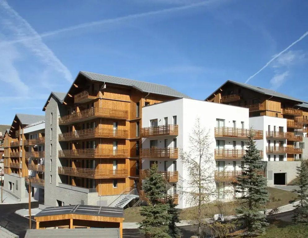Apartment in L'eclose With Mountain Views