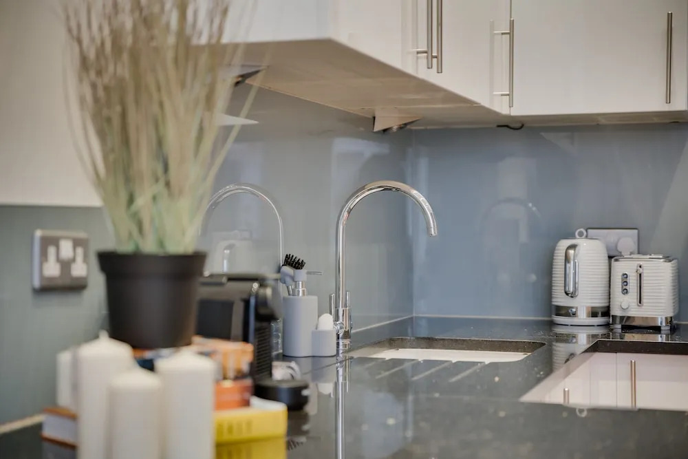 The Gloucester Road Escape - Bright & Central 1BDR Apartment
