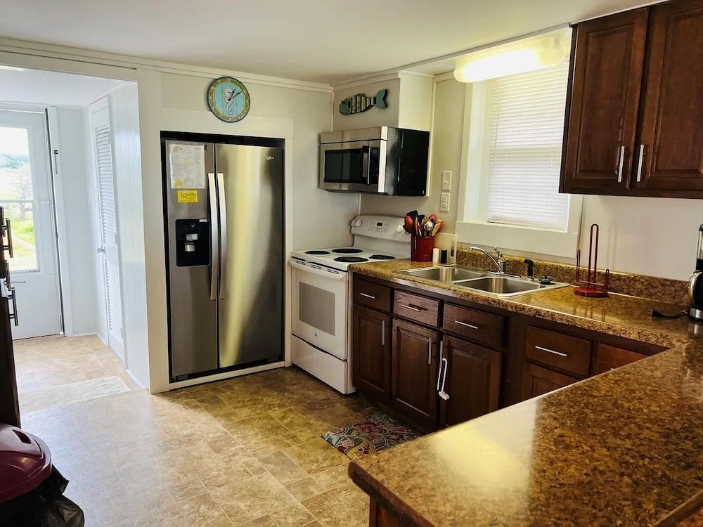 Hidden Treasure 2 Bedroom Home by RedAwning