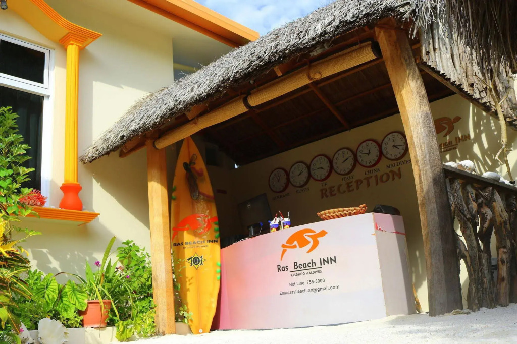 Ras Beach Inn
