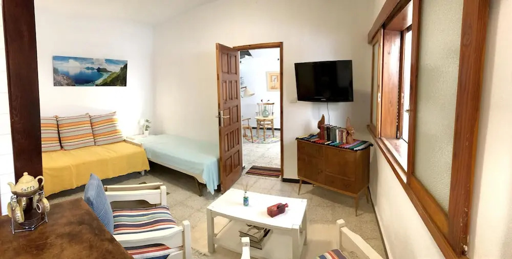 Studio in El Médano, With Enclosed Garden and Wifi - 100 m From the Be