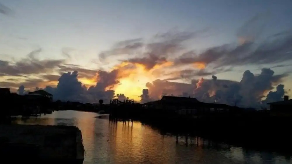 Waters Edge - Private Dock! Only Two Blocks From The Bay Or The Gulf! Plenty Of Parking For Cars Or Boats 4 Bedroom Home by RedAwning