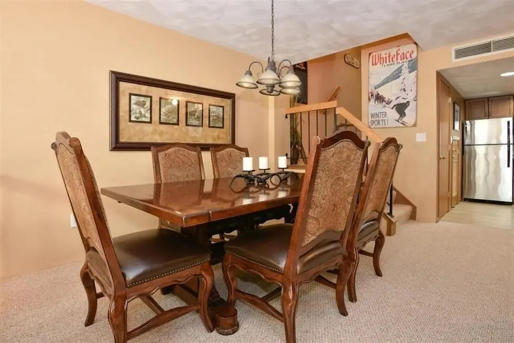 Seven Springs 2 Bedrooms Premium Condo, fireplace and a view by RedAwning