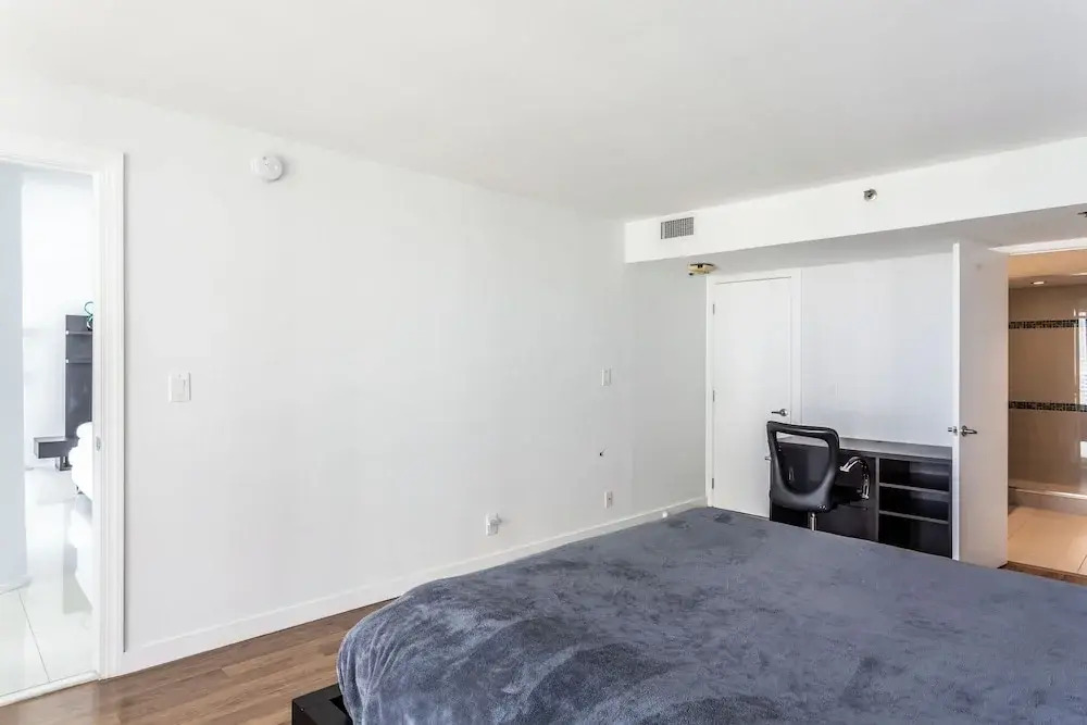2 Bedroom Pearl in Downtown Miami