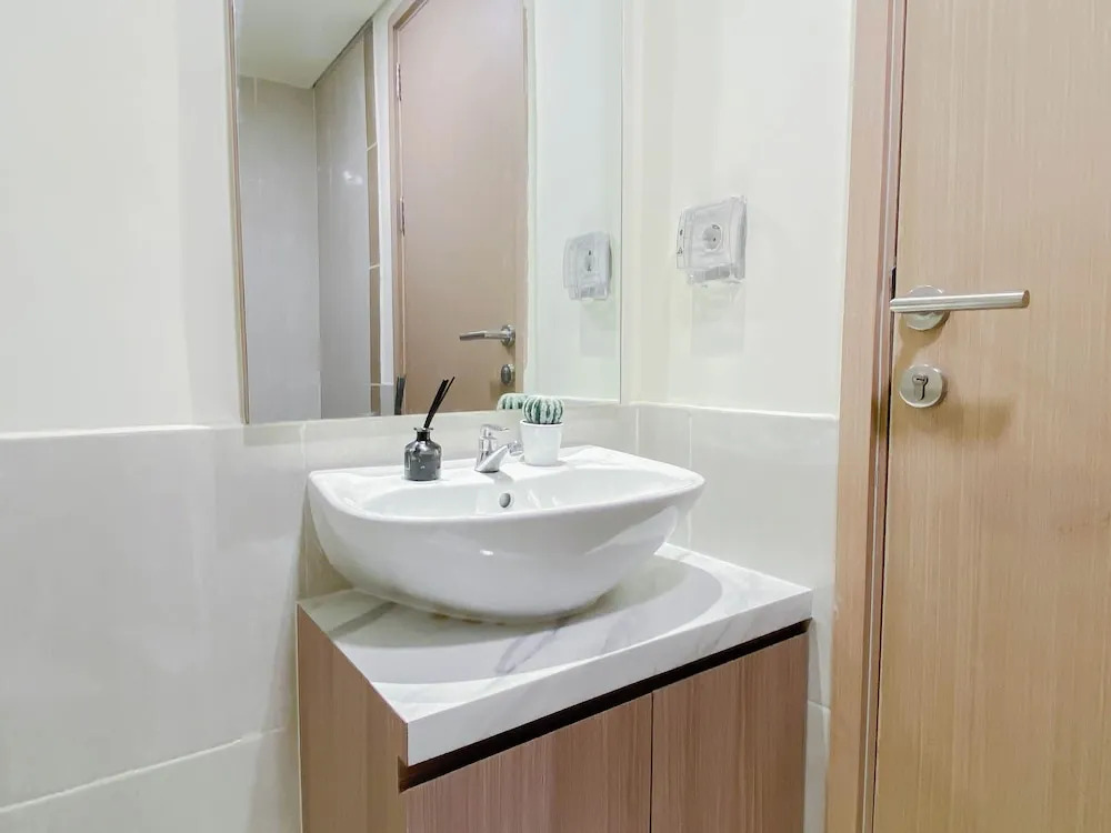 Comfortable And Good 2Br Space At Apartment Meikarta
