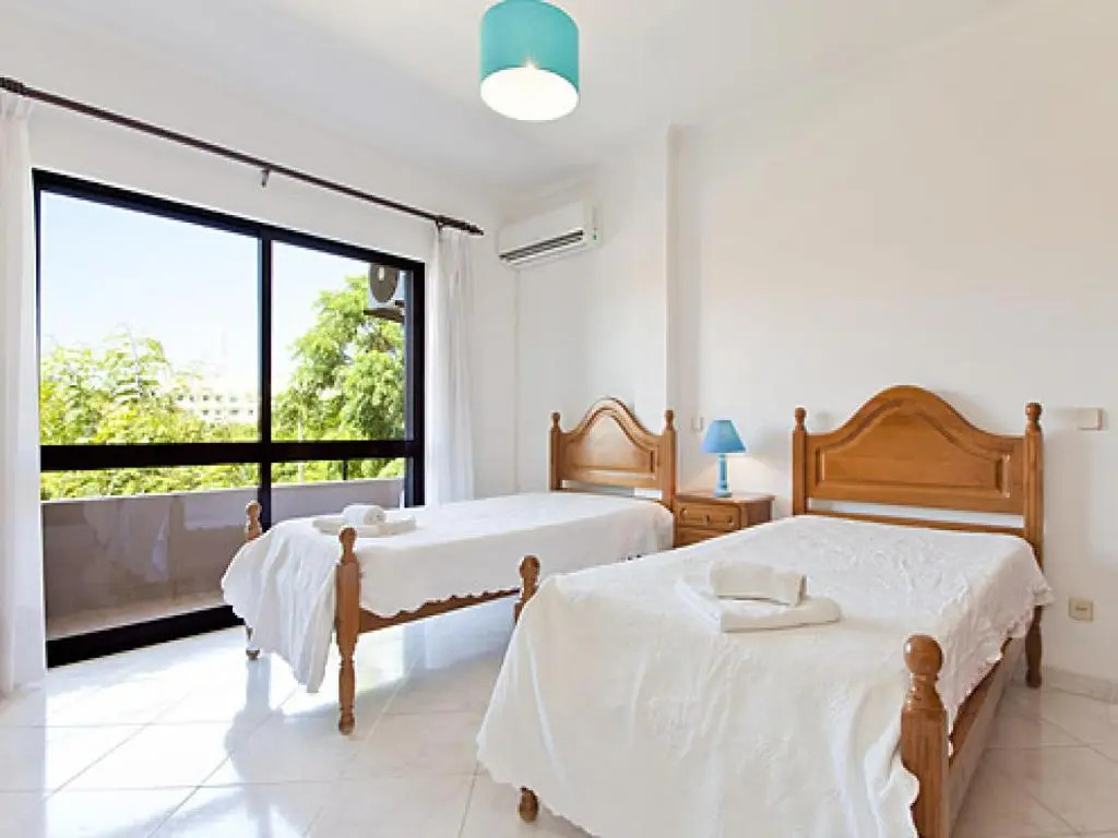Villa Andre 3 Bedroom Villa With Pool - Walking Distance to Albufeira