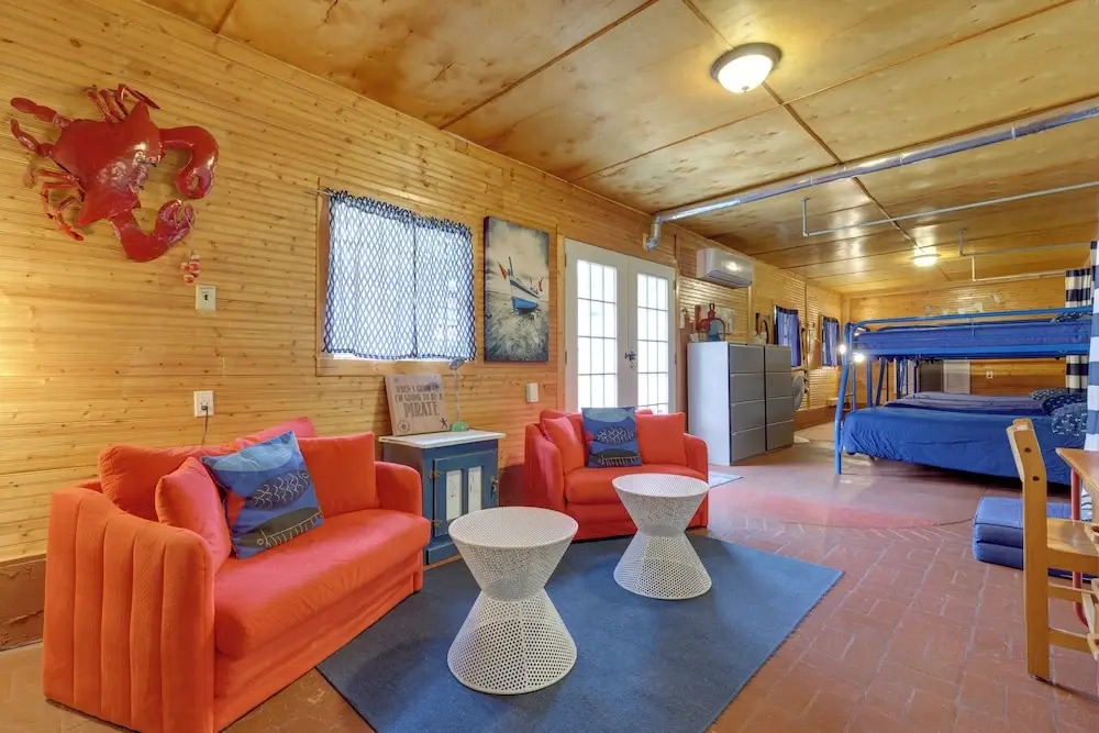 Vibrant Pass Christian Oasis - 3 Blocks to Beach!
