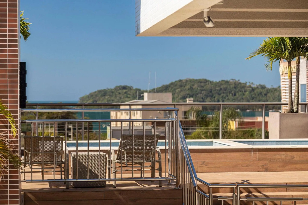 Porto Madero, Condo com Piscina e Academia -Apto 2 dorms 6 pessoas- Centro de Bombinhas