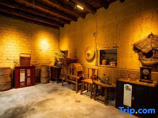 Xinsu Changrong Tulou Cultural Homestay (Yunshui Ballad Shop)