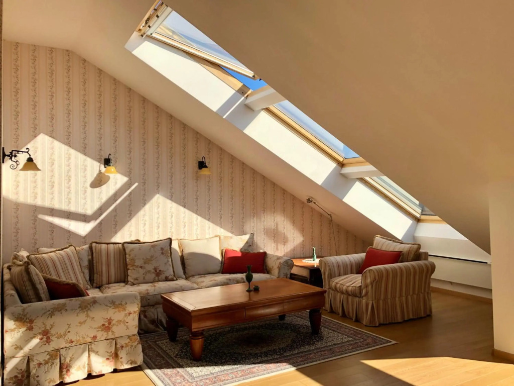 LAVISH PENTHOUSE - 2 en-suite bedrooms & SPA
