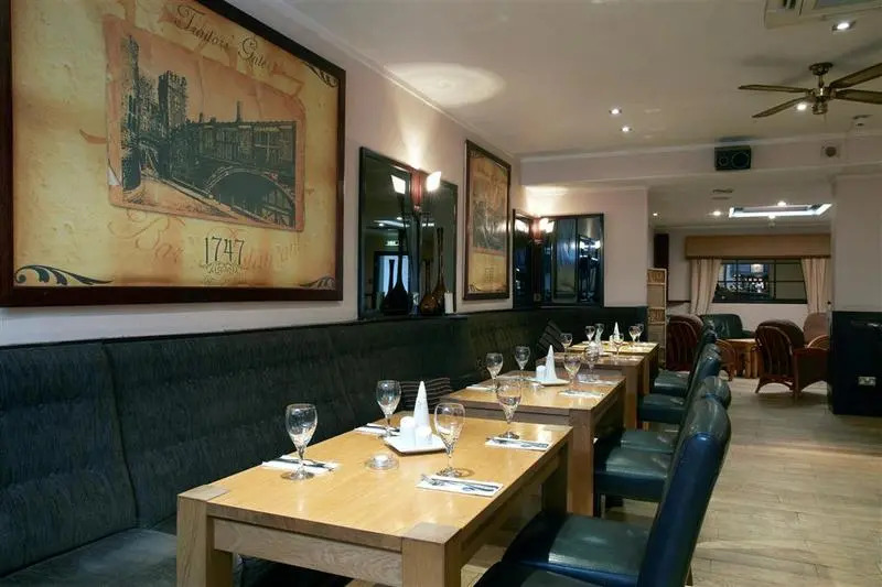 Lovat Hotel
