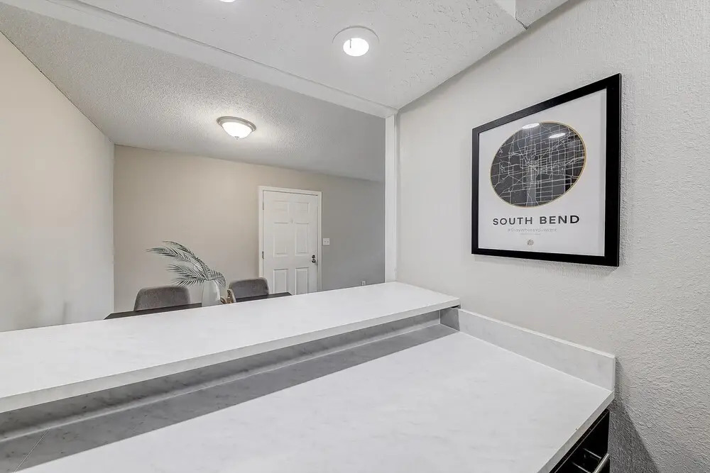 FRONTDESK Castle Point Apts Georgetown South Bend