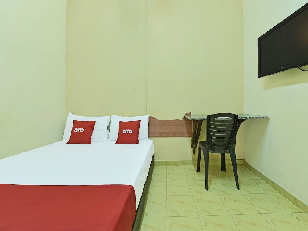 OYO 90702 Empire Inn 1