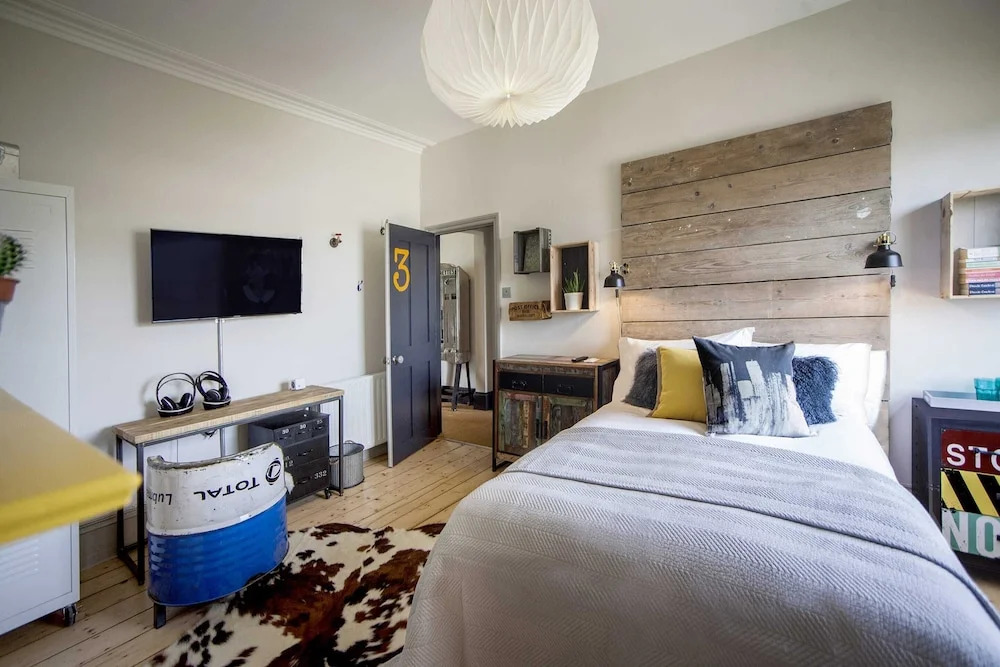 Higgihaus at Hampton Whole House 6 Bed