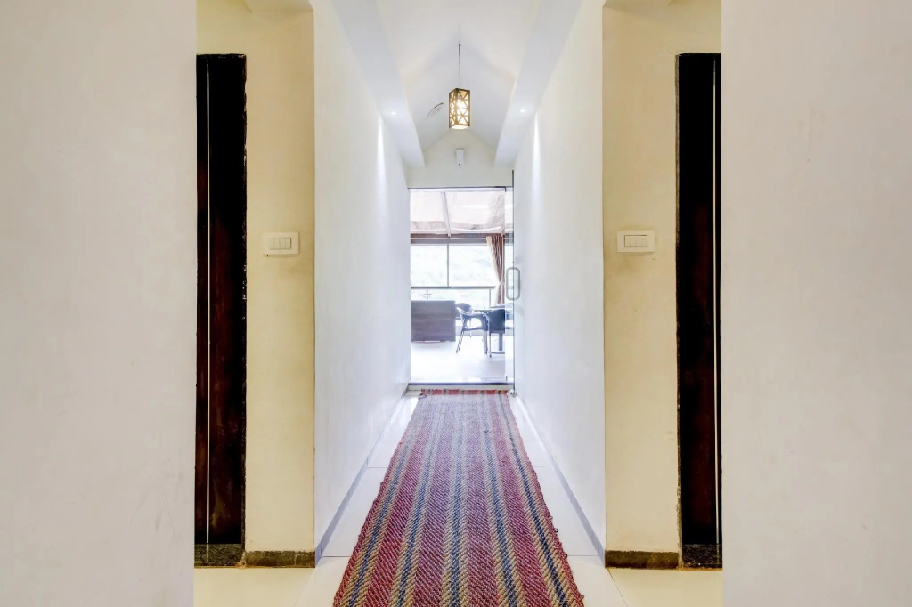 OYO MBL207 Hotel Second Home