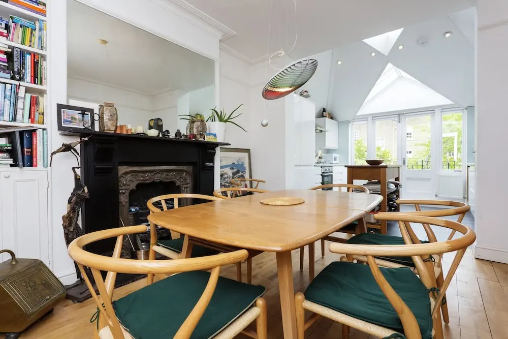 Veeve - At Home in Haggerston