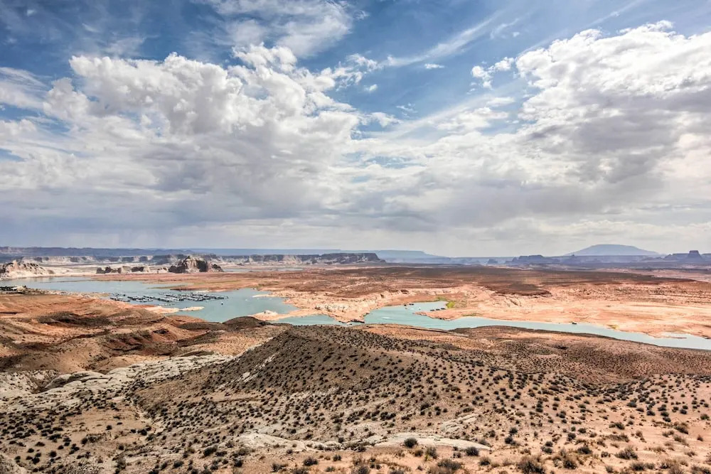 Lake Powell Views: Mid-century Home in Page